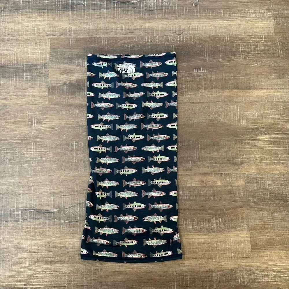 The North Face Dipsea Cover it Trout Fish Print Neck Gaiter Aviator‎ Fly Reel